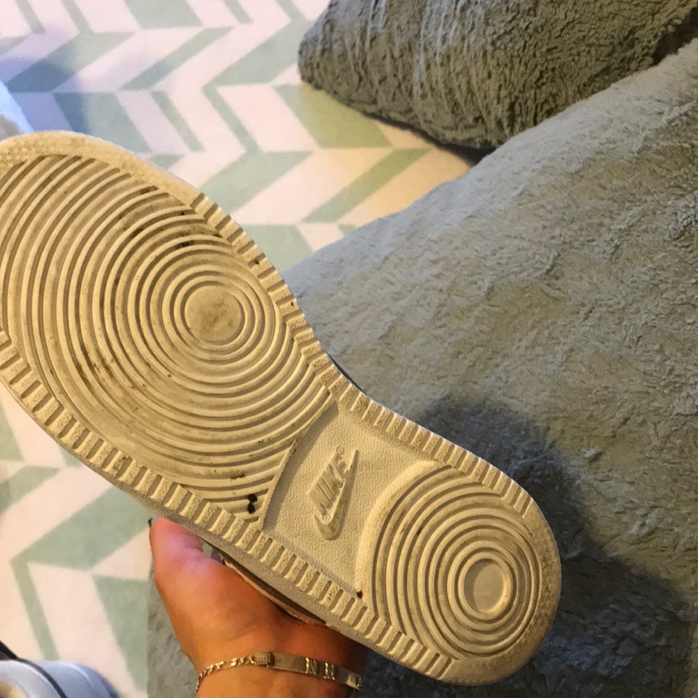 Shoes - Picture 5 of 5